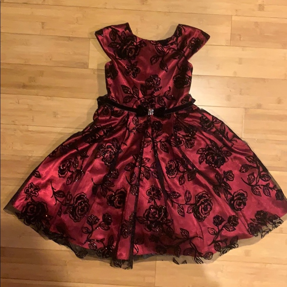 Elegant Floral Dress with Velvet Cardigan